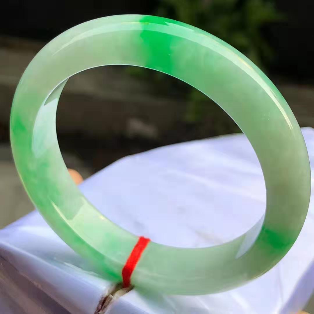 缅甸翡翠玉手镯冰种花圆贵妃女款阳绿冰透飘绿手镯