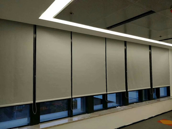 工厂定制卷帘遮阳阻燃全遮光隔热成品窗帘手拉升降卷帘