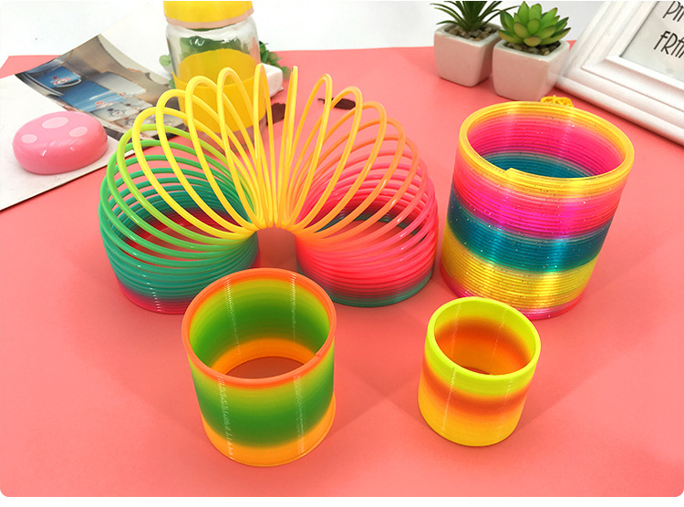 儿童益智玩具多彩弹簧圈彩虹圈七彩圈伸缩弹力圈魔术圈幼儿小中大