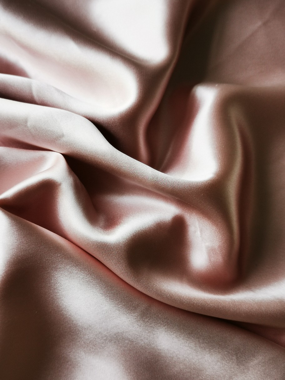 厂家直销全真丝发亮素绉缎22mm面料枕套眼罩用面料