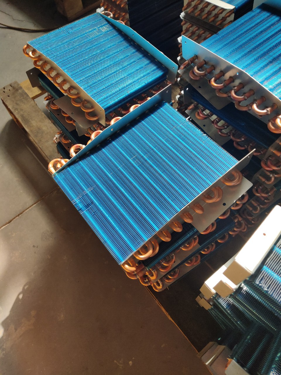 厂家直销小车载冰箱散热器冷凝器