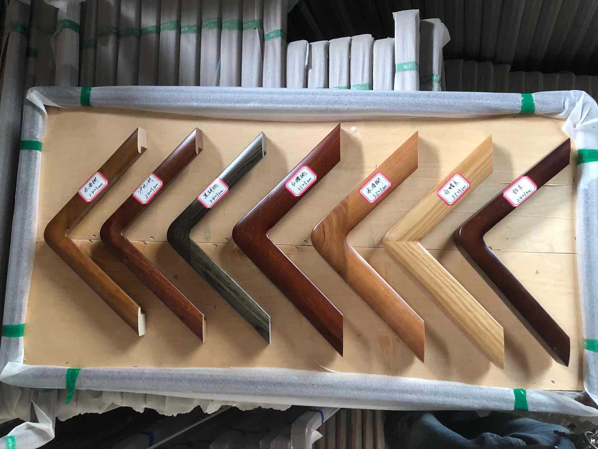 批发生产装裱用松木圆角国画框