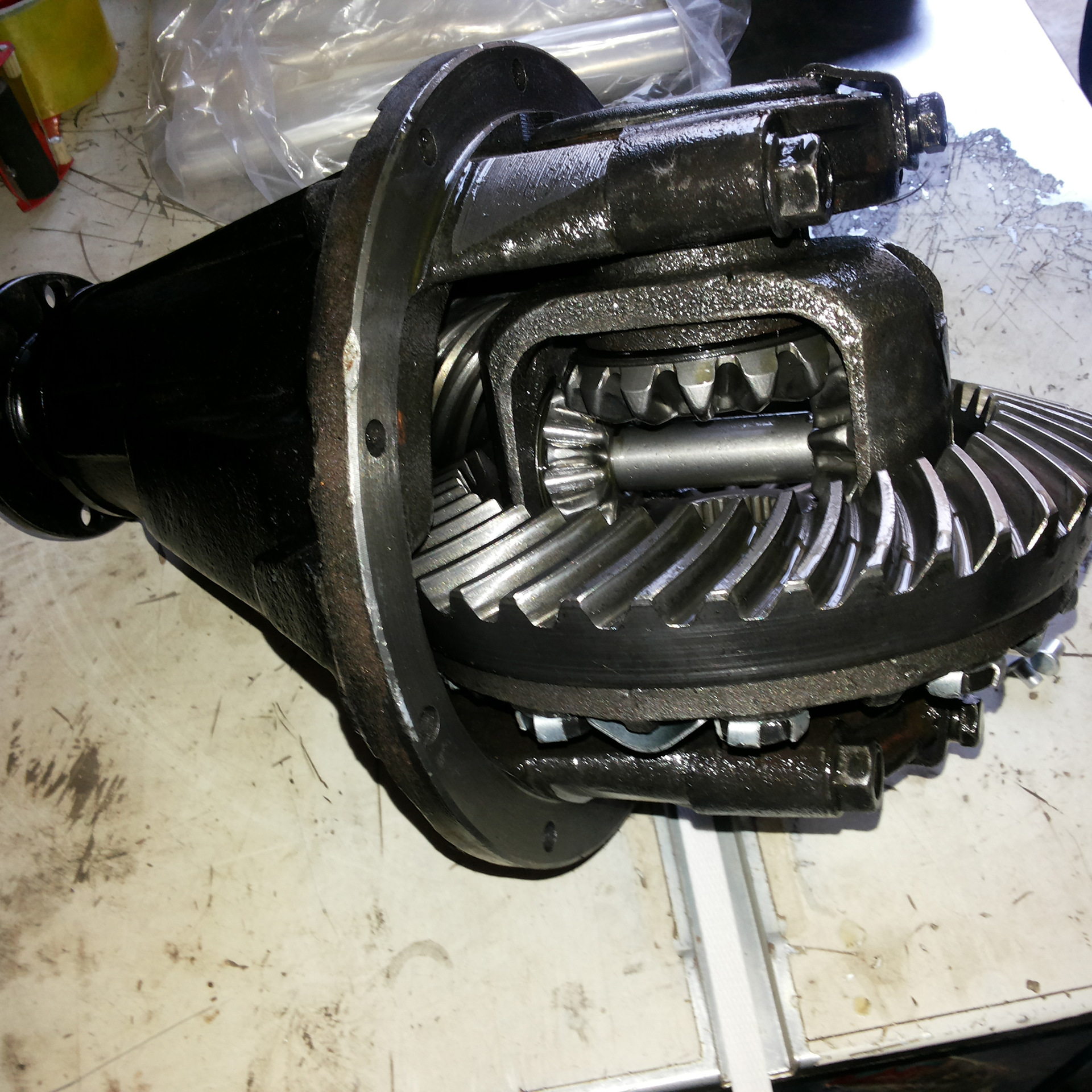 东风卡车减速器总成/中桥差速器总成/2402q01-010