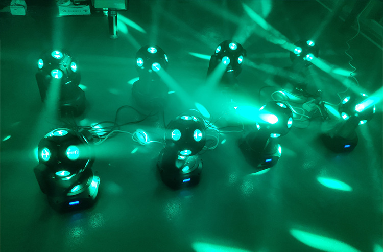 12颗led足球灯摇头光束灯ktv舞台灯酒吧夜店闪光灯户外dj激光