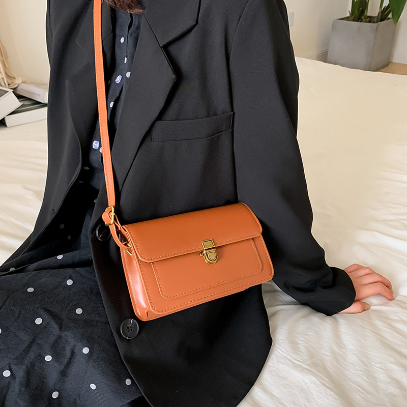 包包2020潮港风chic秋冬斜挎包女百搭ins时尚质感小方包女士包袋