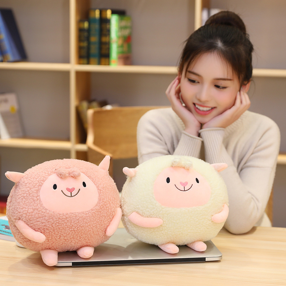 厂家直销新款可爱圆滚滚羽绒棉咪咪羊公仔小羊毛绒玩偶送女生礼物
