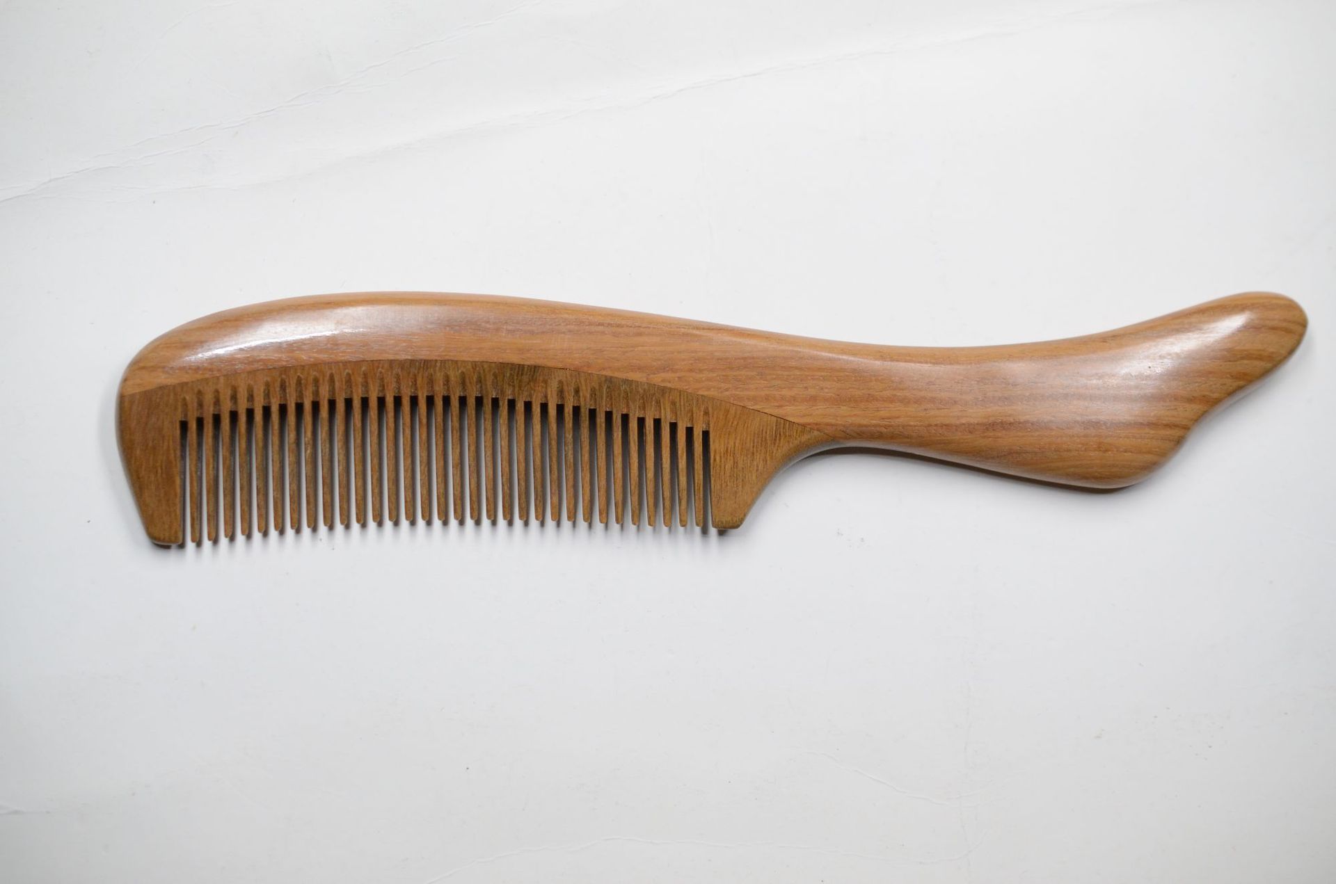 厂家直销现货云衡大号精品长尾檀木梳子木质梳子手柄绿檀木梳批发