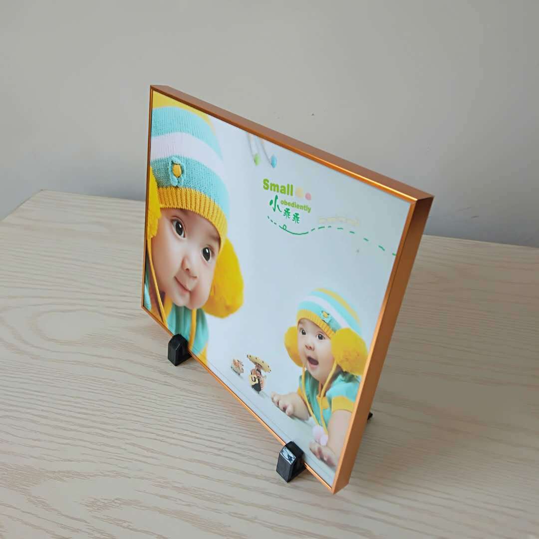 源头厂家直供儿童铝合金相框摆台 拉米娜水晶画框 影楼活动礼品