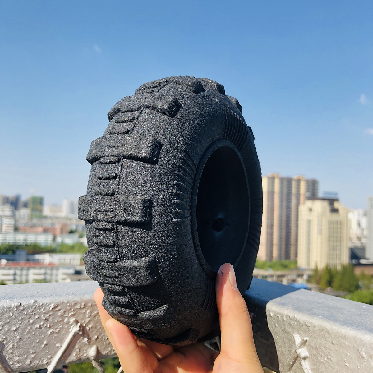 亚马逊tpr宠物耐咬橡胶轮胎玩具狗玩具宠物玩具金毛大狗玩具工厂