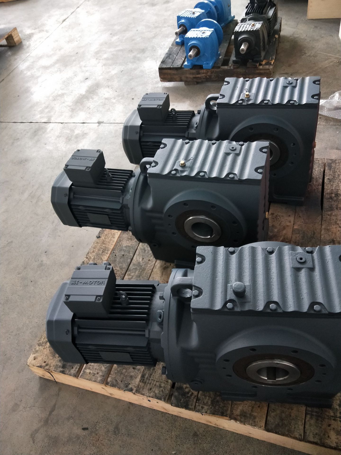 传邦传动厂家直销s系列口罩减速机型号sa87斜齿-蜗轮蜗杆减速机