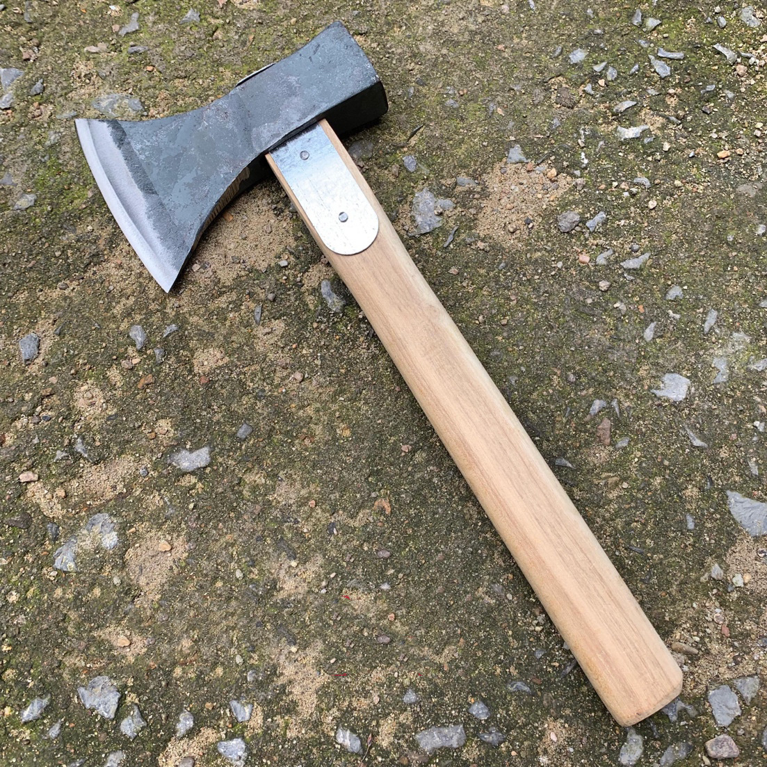 锻打木柄夹固清钢斧子劈柴斧伐木斧多用砍斧