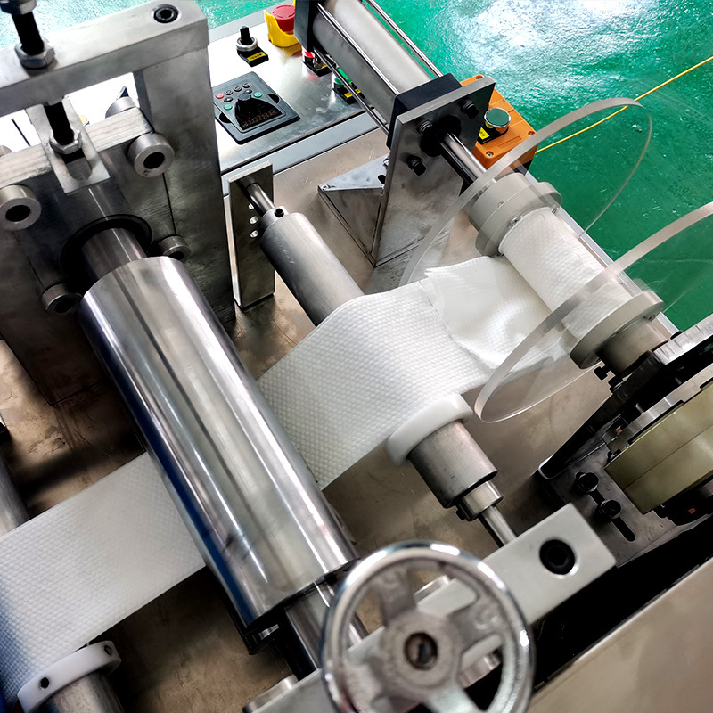 一次性棉柔巾点断复卷机 点断折叠柔巾机 数控洗脸柔巾生产线定制