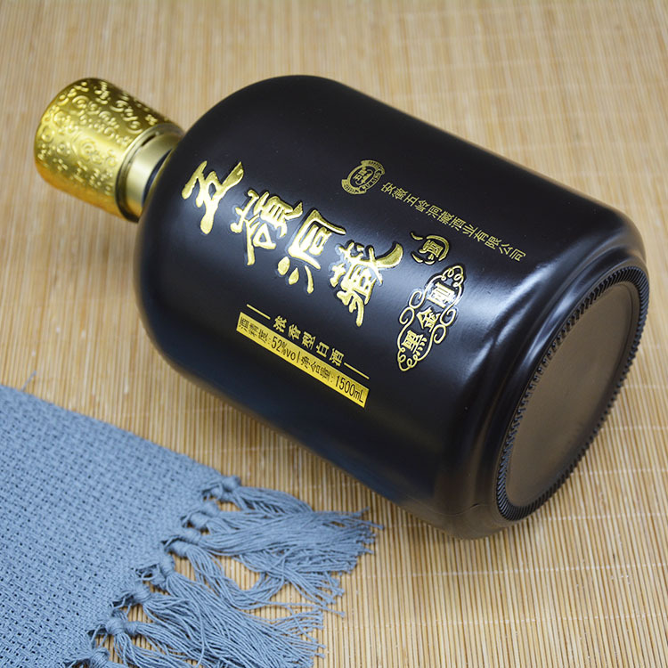 新款白酒瓶玻璃酒瓶药酒瓶 喷漆烫金空酒瓶白酒