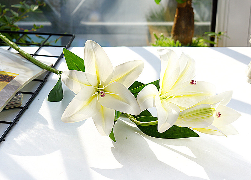 单枝3d3头小百合花 仿真花 酒店橱窗婚庆摄影道具家居装饰摆件