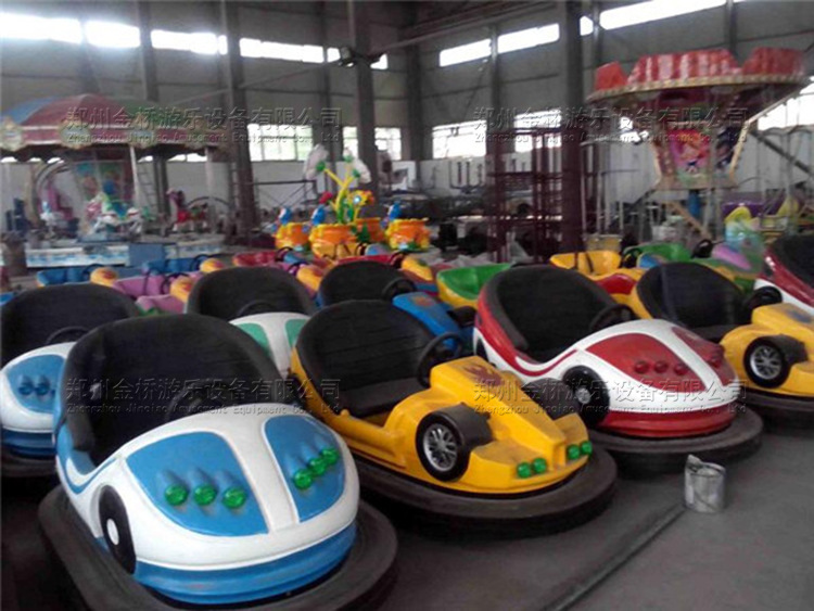 夏季夜市摆摊玩具室外小型游乐设备双人电动碰碰车广场儿童游乐车