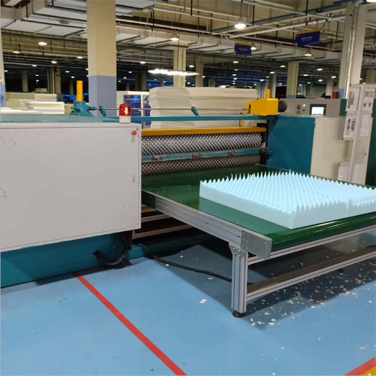 东莞鼎顺波浪海绵压形机鸡蛋绵海绵切割机聚酯绵切割机厂家报价
