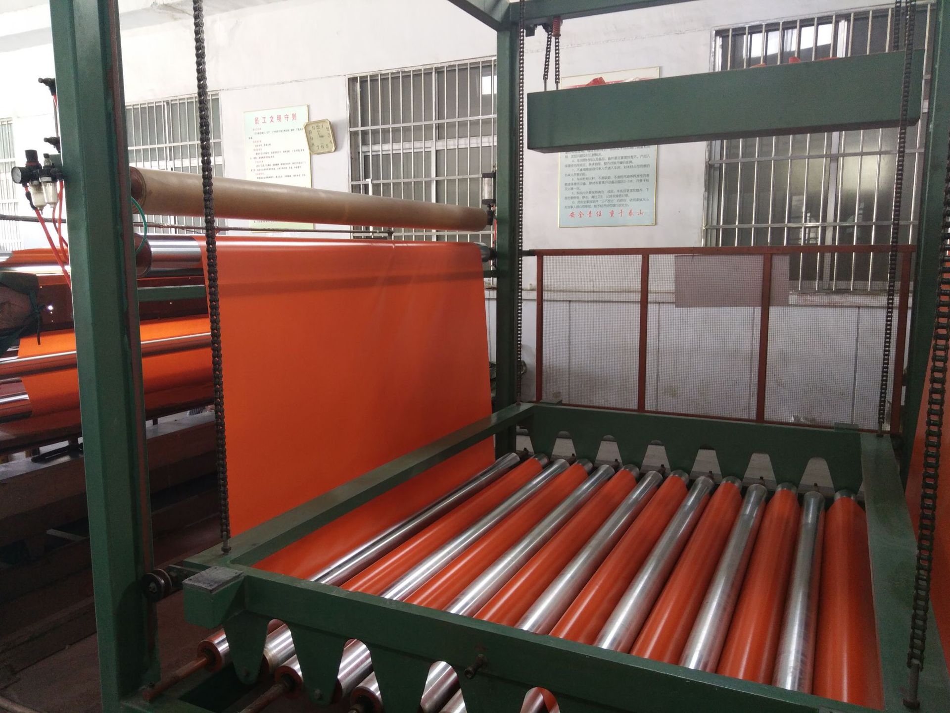 泰安生产厂家pvc刀刮布养殖设备输送带鸡粪清粪刀刮布