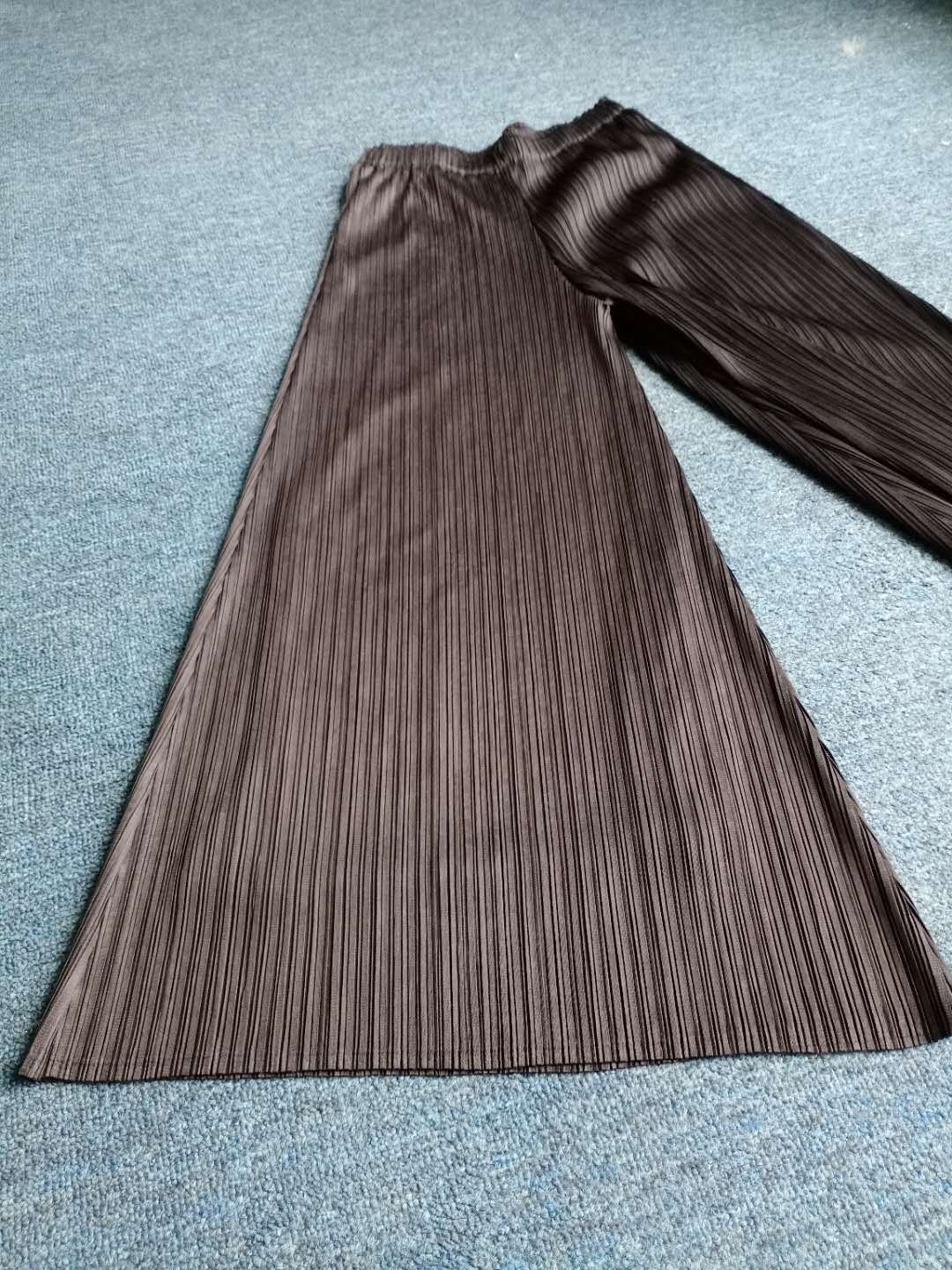 三宅压褶女装裤子阔腿裤内衬舒适透气黑休闲裤