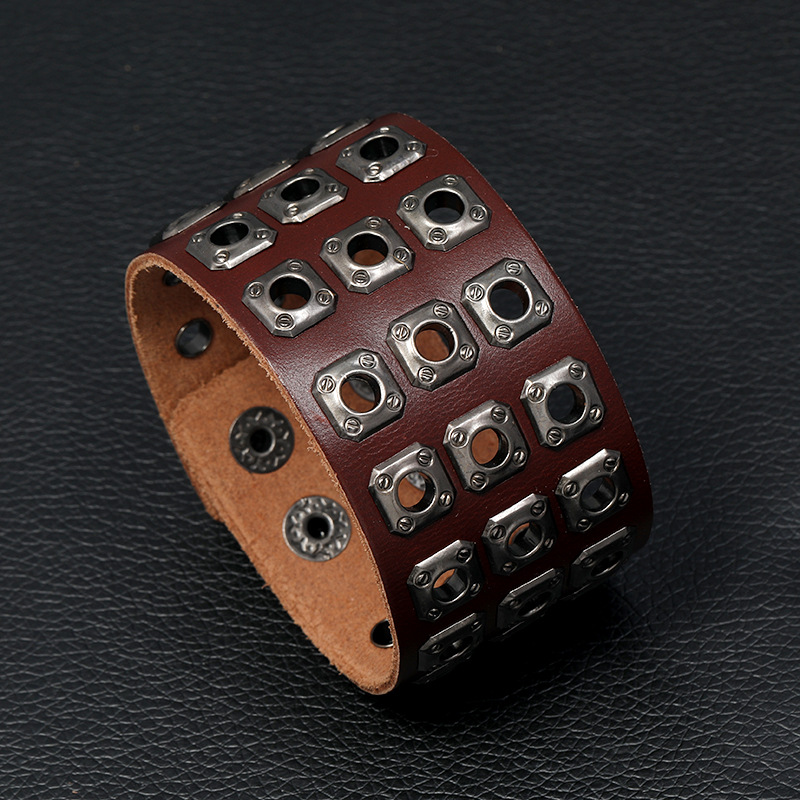 跨境热销爆款配饰个性宽皮三排汽眼钉牛皮手链欧美男士朋克饰品