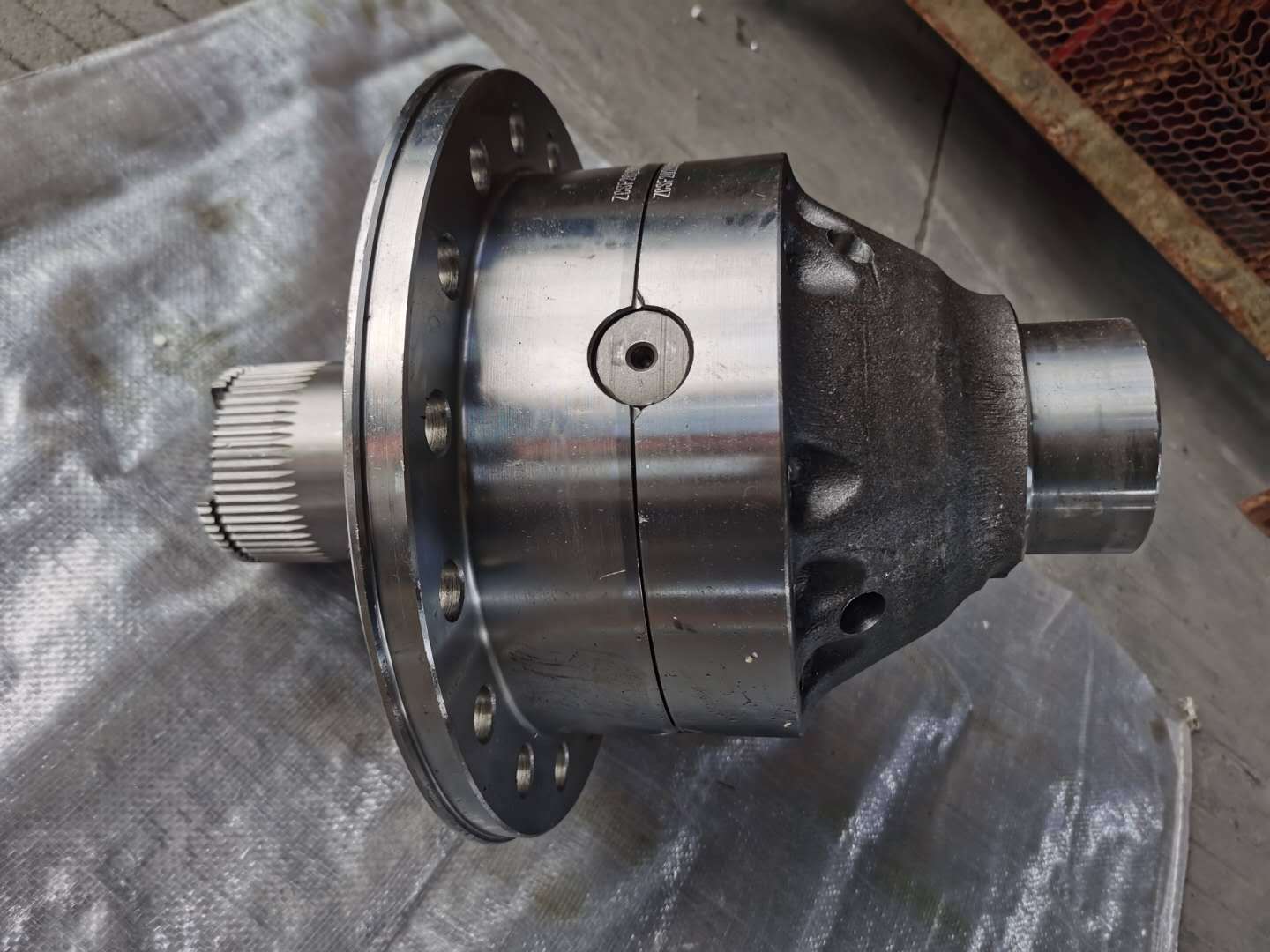 后桥差速器总成适用于北方奔驰38735013233873505923