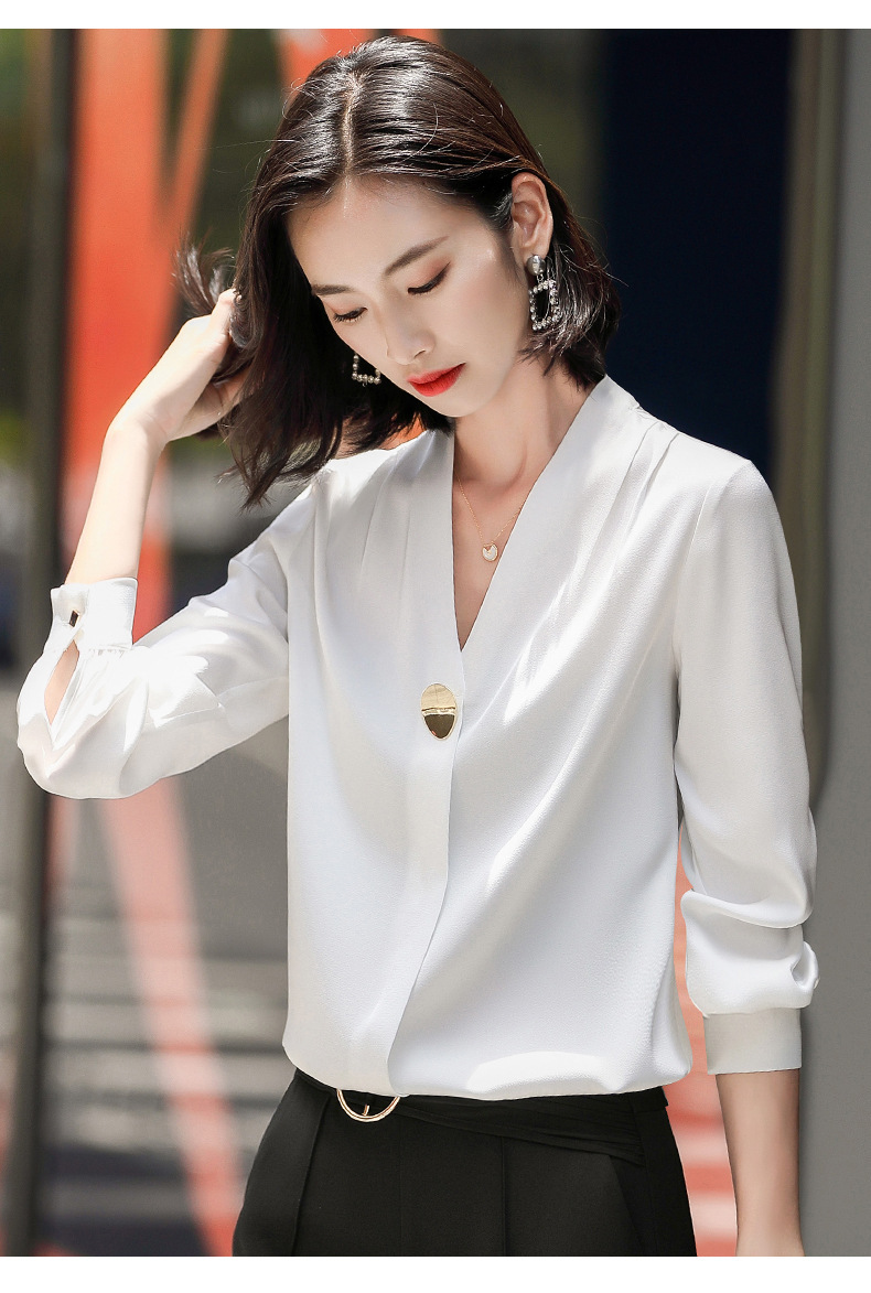 白色v领职业衬衫女气质秋季新款时尚洋气雪纺打底衬衣工作服上衣