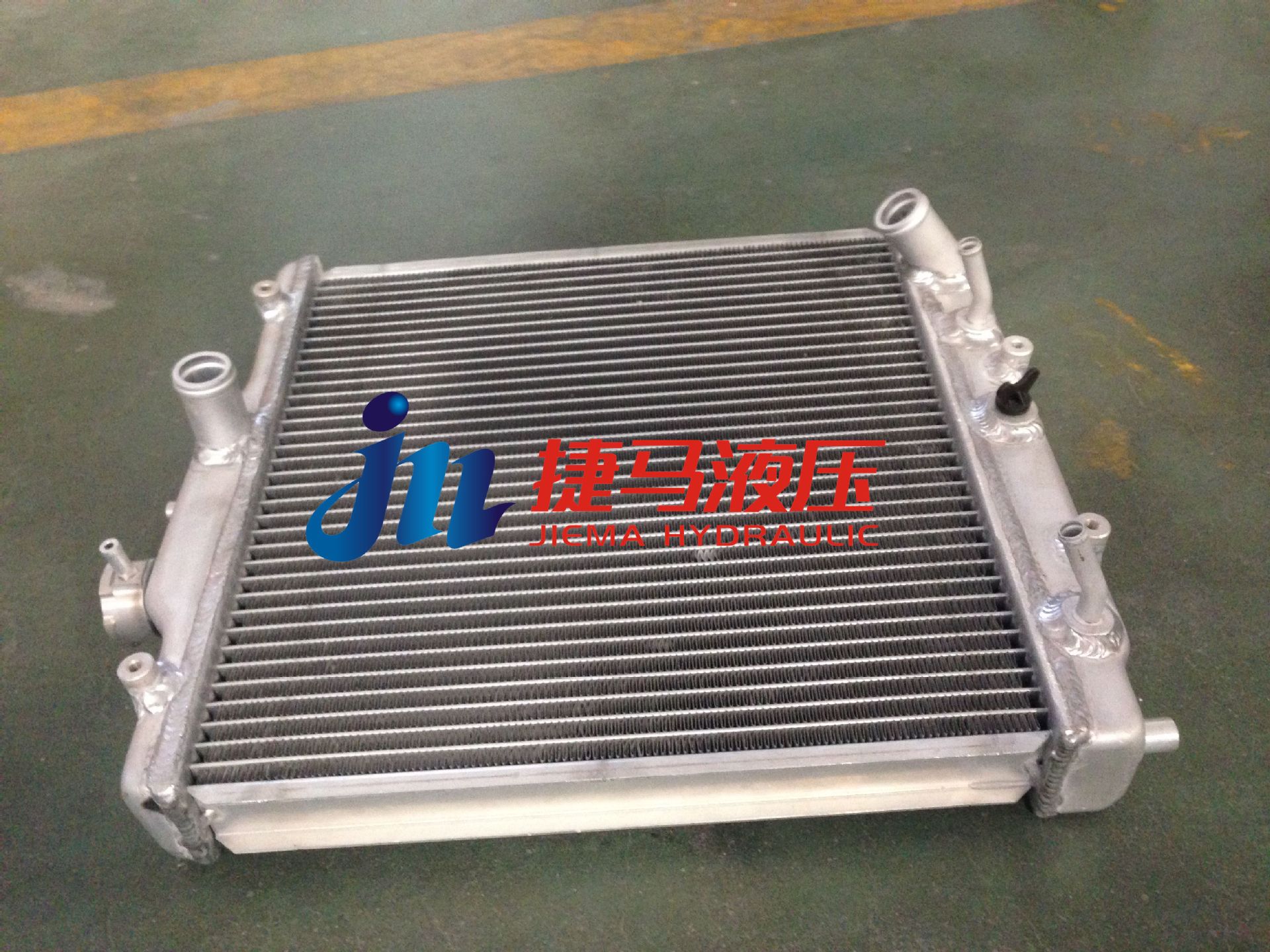 思田 域b18c/d15/b16a汽车水箱三排t-6061 32mm出水口52mm厚