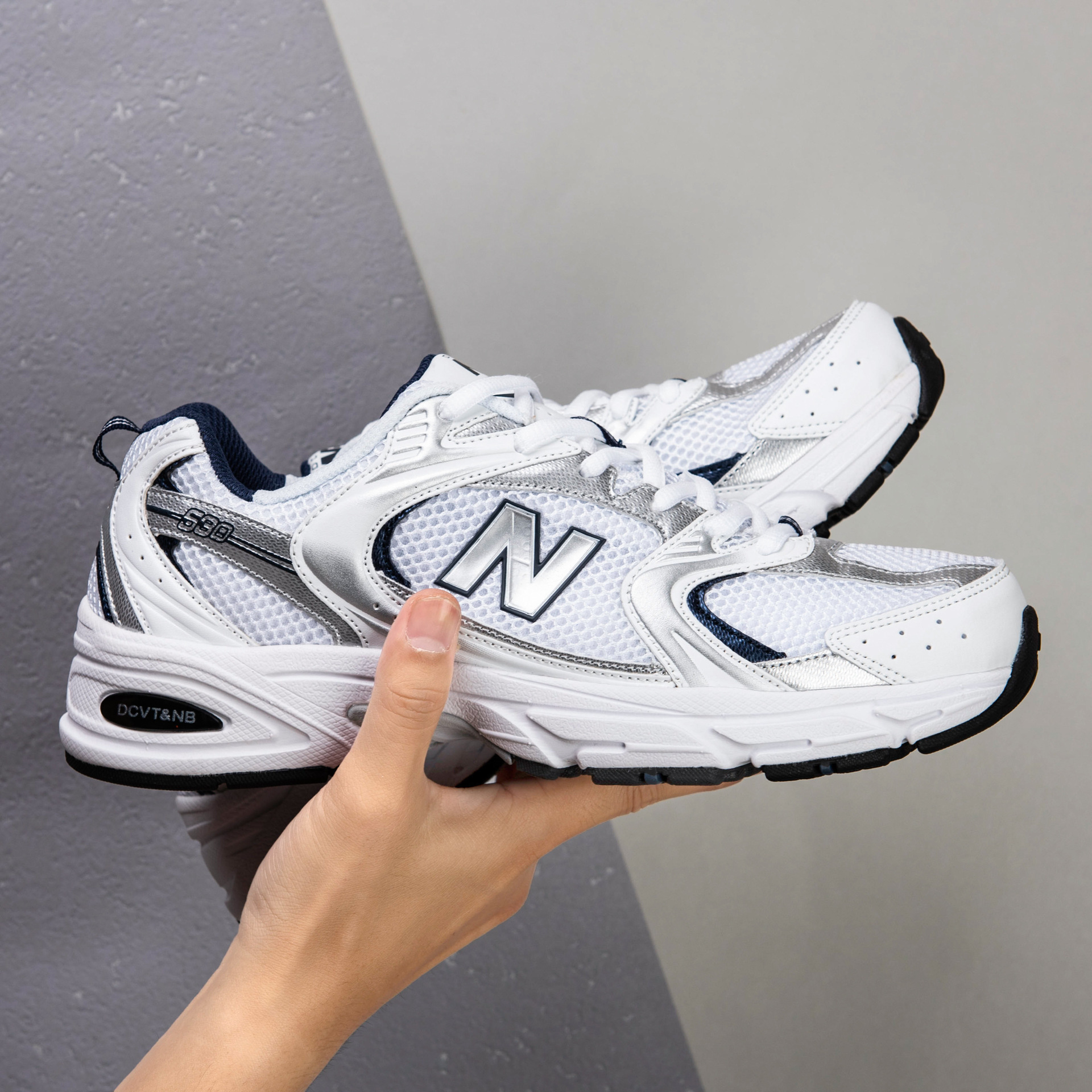 莆田公司级nb530白银女鞋老爹鞋男网面情侣休闲鞋透气时尚跑步鞋