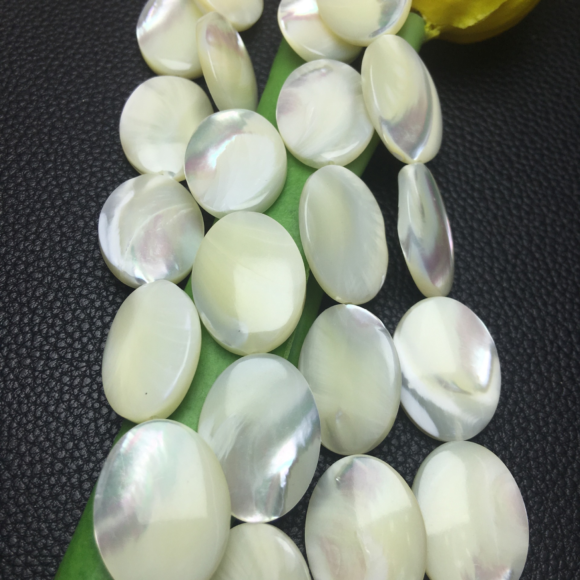 白贝壳mop马蹄螺椭圆形旦形直孔条链13*18mm