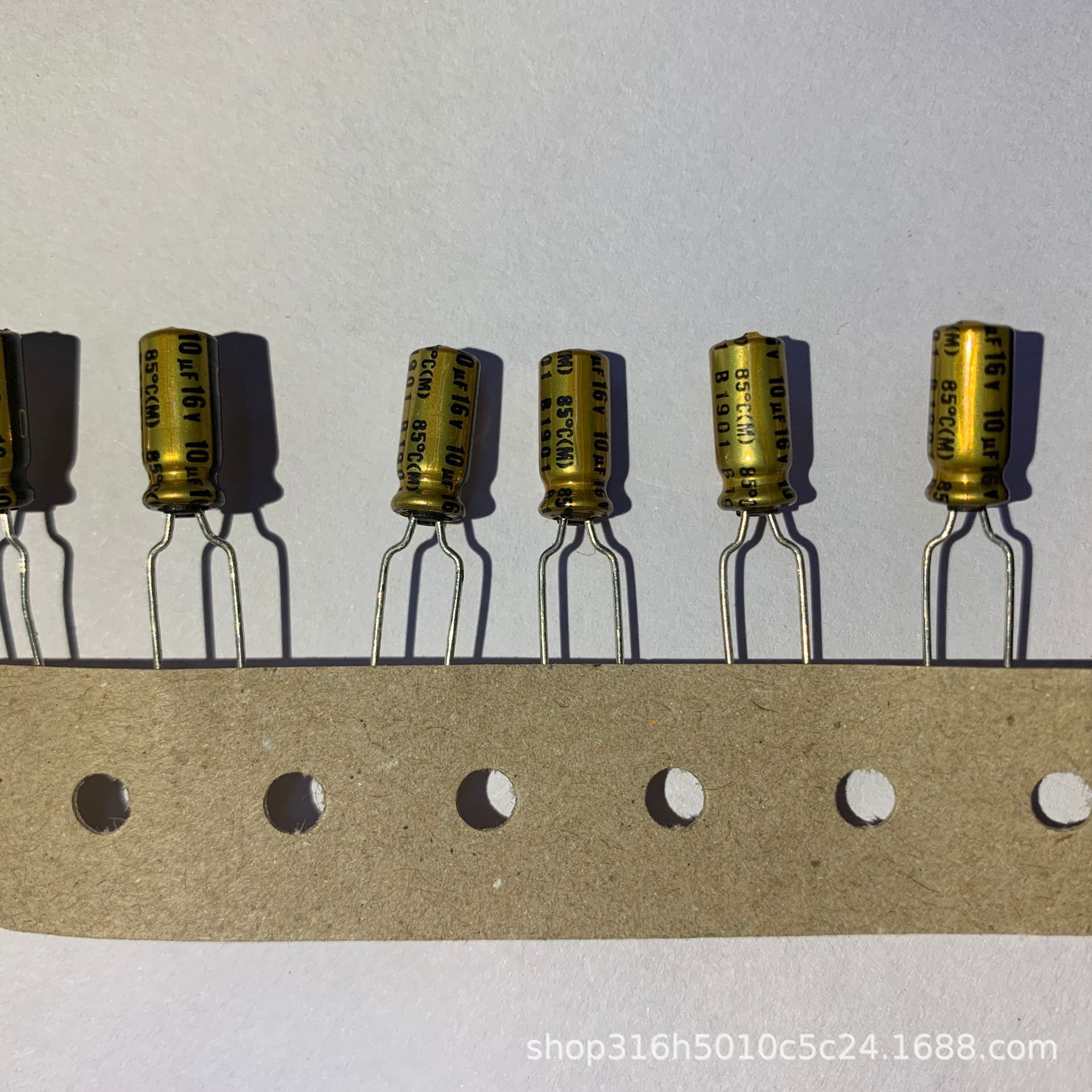 nichicon 16v10uf 铜脚 黄金色 5*11mm 容量精准10uf16v音响电容