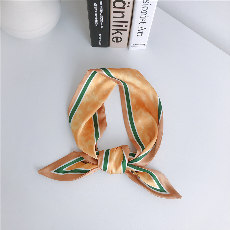 Spring and Autumn New Korean Retro Printed Pointed Scarf Chiffon Small Silk Scarf Bow Tie Girl's Scarf