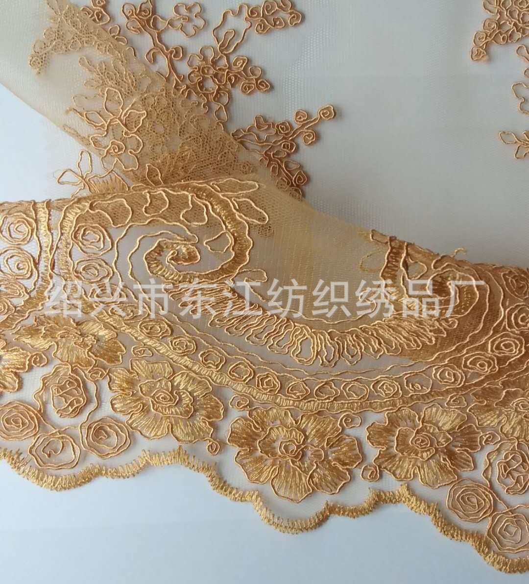 新款盘带绣花面料 绳绣水溶绣 镂空立体绣花加工珠片婚纱 绣花厂