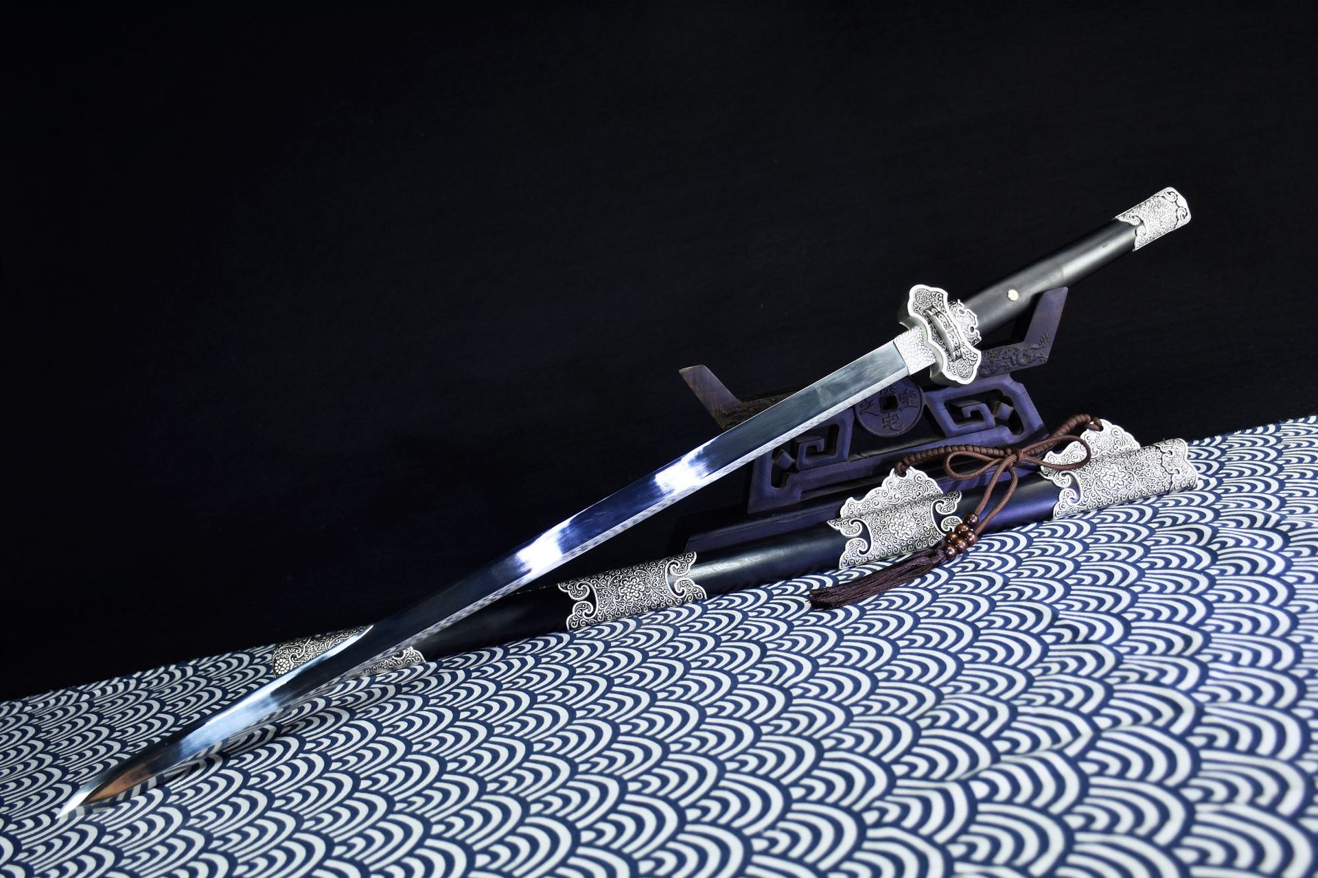 龙泉市刀剑高锰钢唐剑仿古银一体长剑手工锻打宝剑冷兵器未开刃