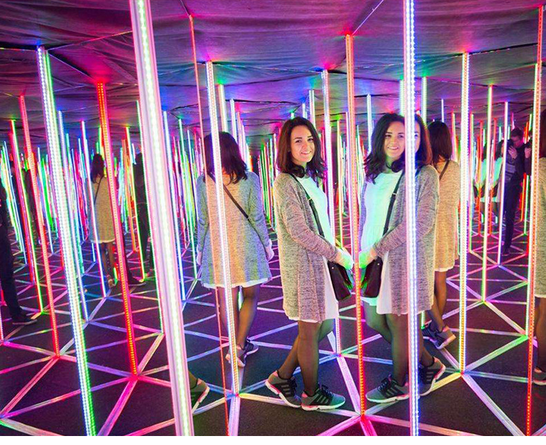 红日厂家直供房地产迷宫3d魔幻大型游乐设施 室内外迷宫镜宫