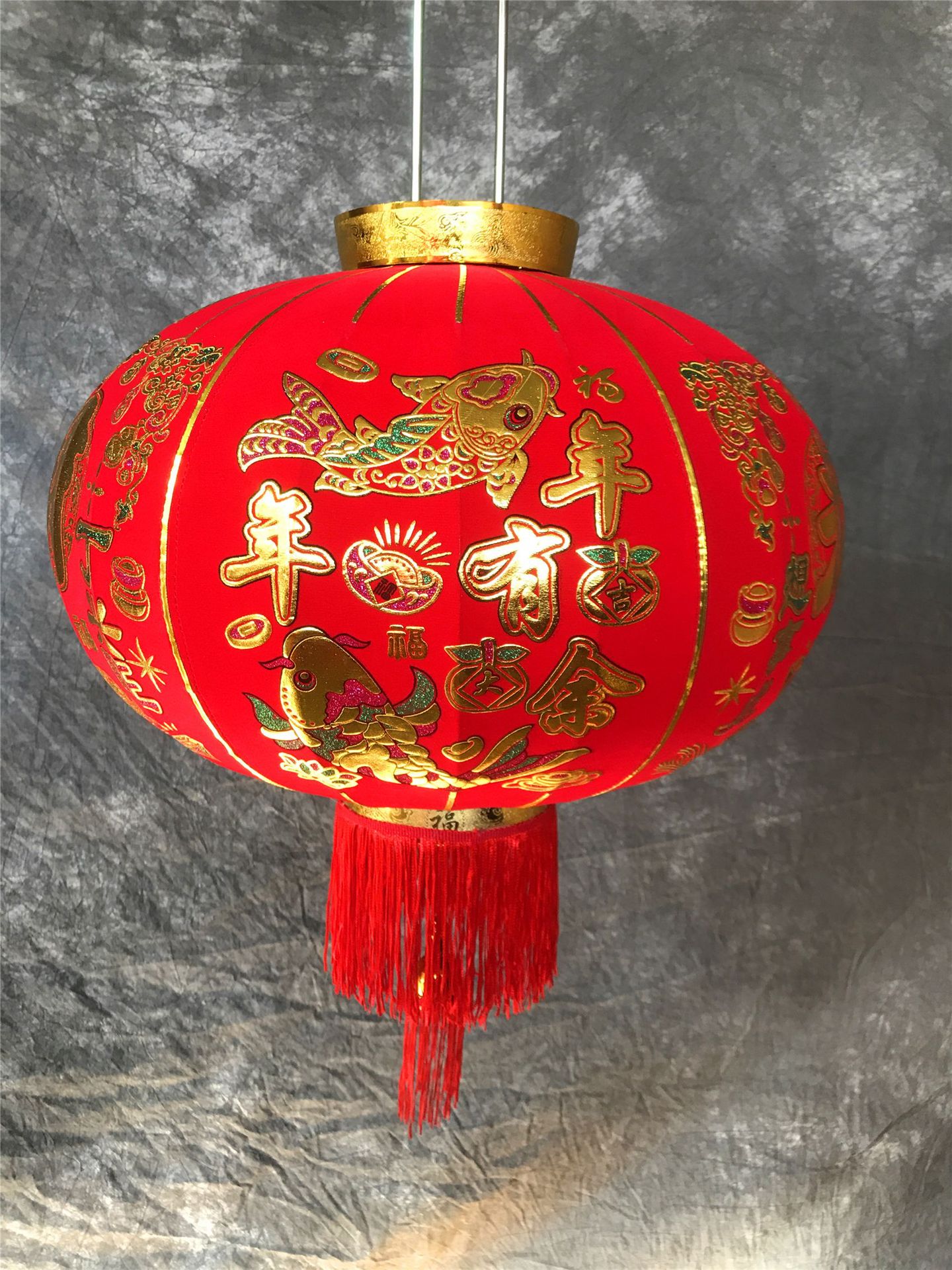 大红植绒灯笼厂家直供高档春节烫金灯笼新年挂件新款长杆植绒灯笼