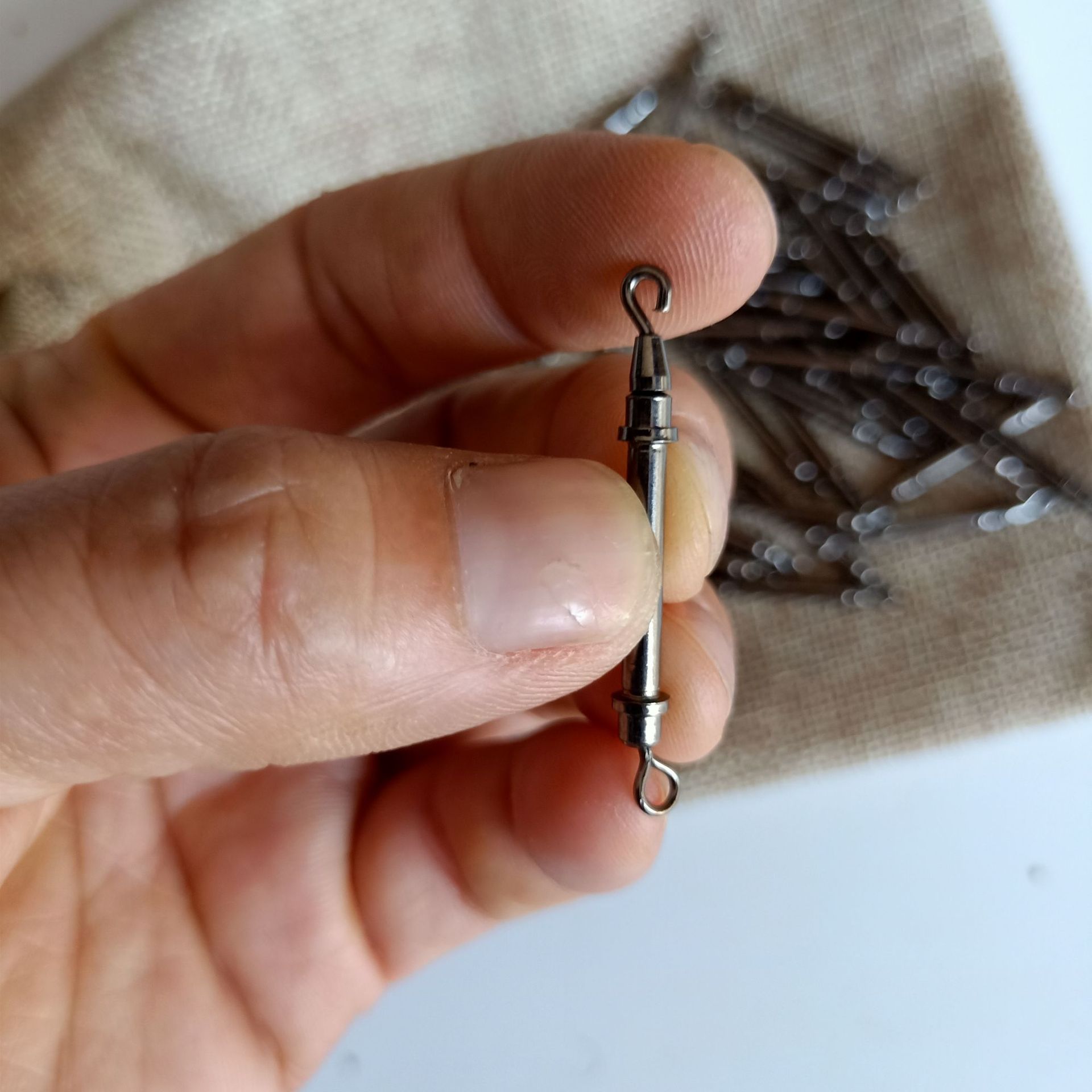 渔具批发铅皮座 泄力开口金属铅皮座8字环竞技双头别针铅皮