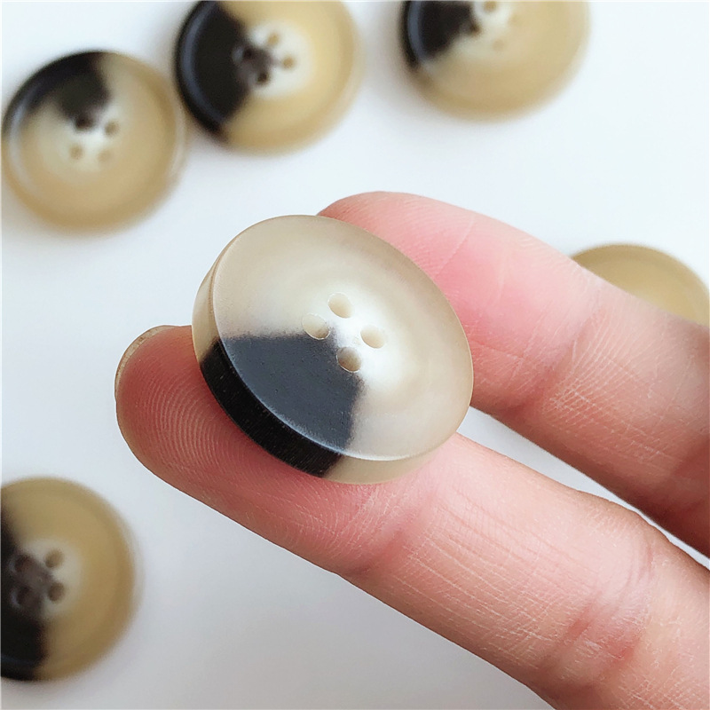 厂家真牛角扣大衣风衣小西装纽扣四眼牛角扣子