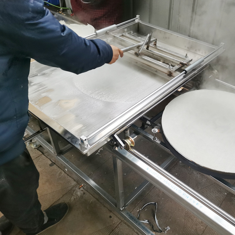 新型煎饼机器仿手工摊煎饼机半自动印刷式煎饼机一推一拉煎饼机器