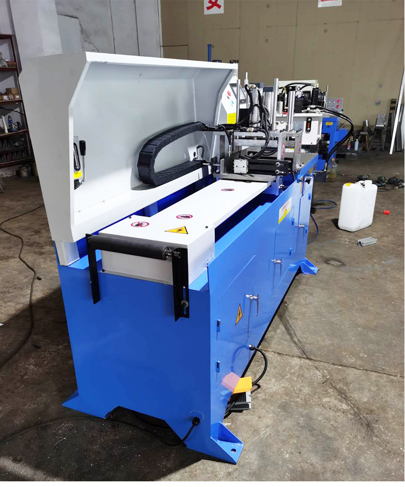 伺服送料全自动铝型材切割机高速无毛刺铝切机铝型材成型切铝机