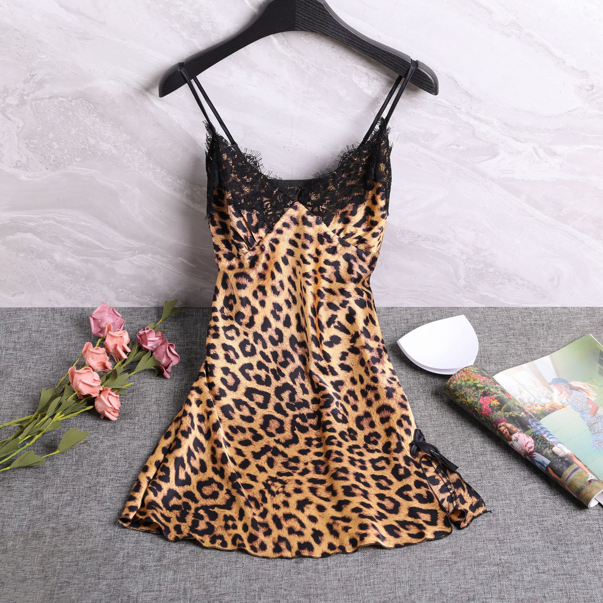 性感豹纹女士睡衣夏季网红新款清凉吊带家居服大码宽松舒适套装