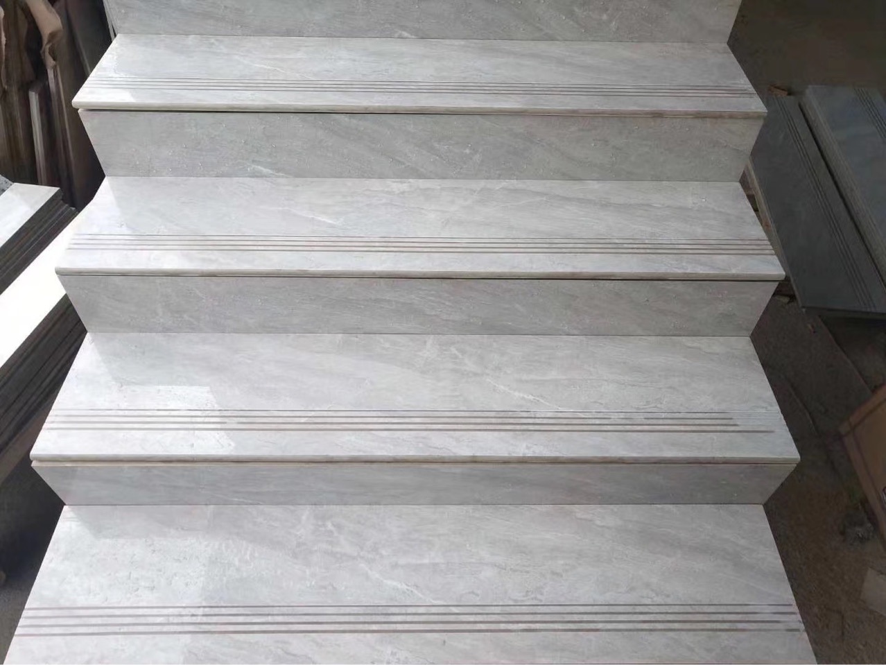 通体大理石470x1200楼梯踏步瓷砖一体梯级阶梯台阶砖防滑砖可定做