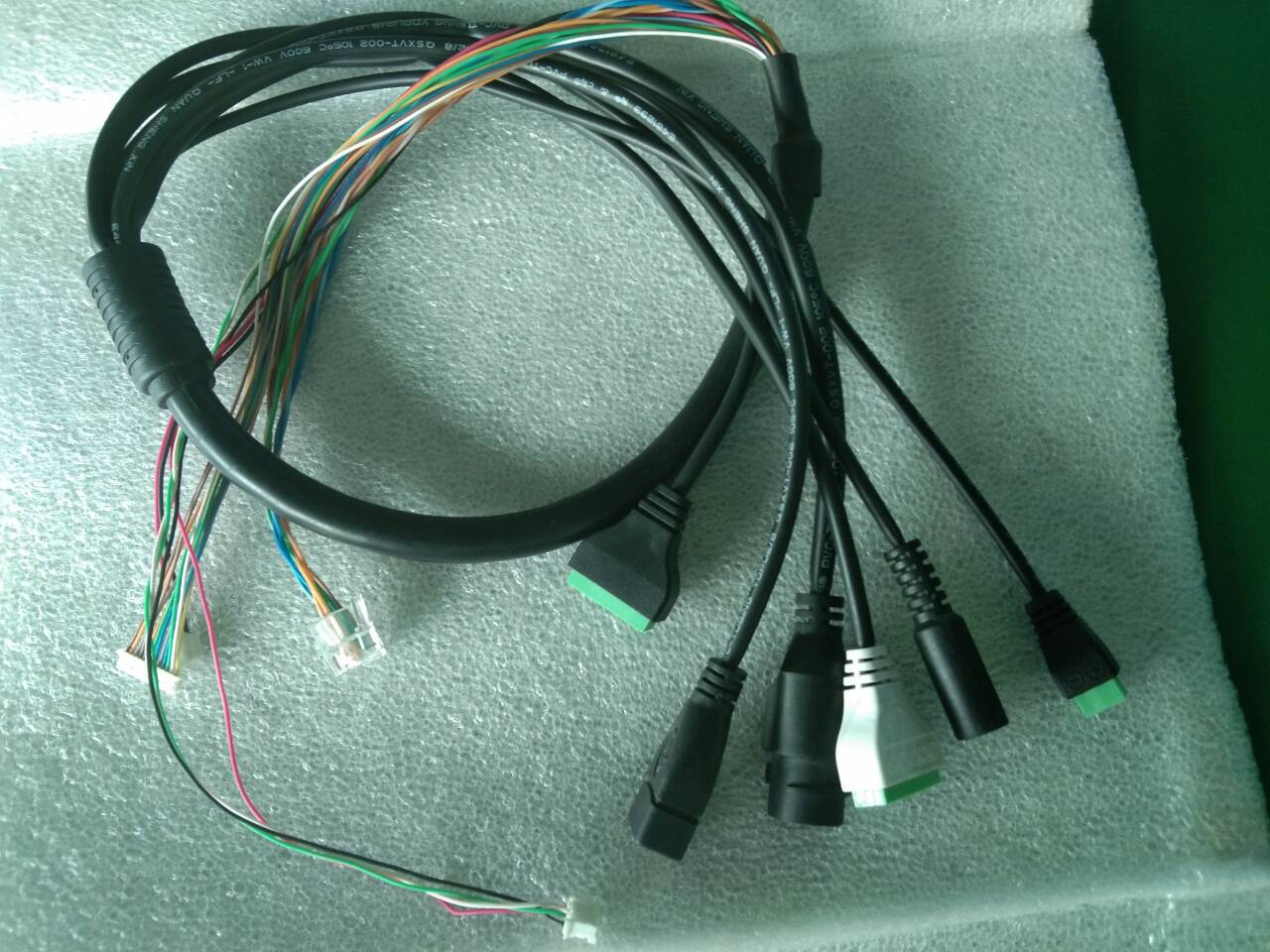 多芯停车场智能通道闸连接线 多功能韦根数据报警输入输出网络线