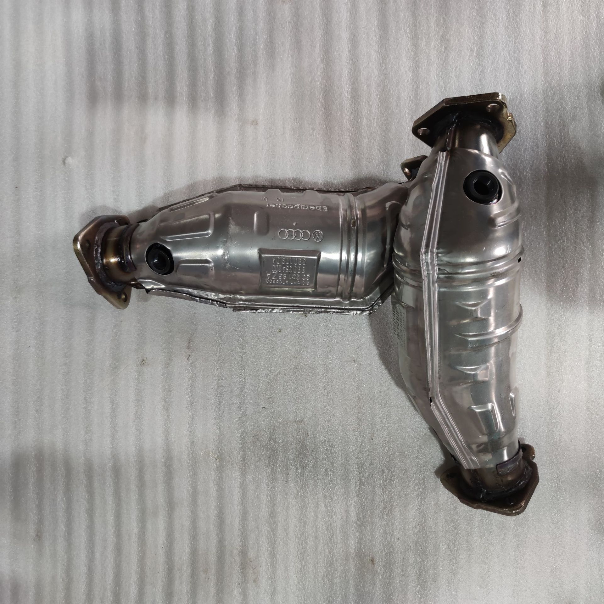 适用于汽车大众帕萨特b5 1.8t三元催化器