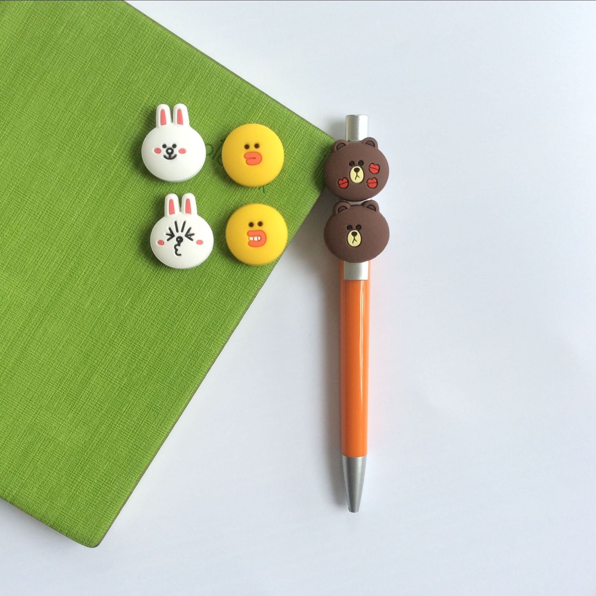 pvc软胶硅胶卡通笔头定制 小猪硅胶笔帽钢笔夹文具配件厂家现货