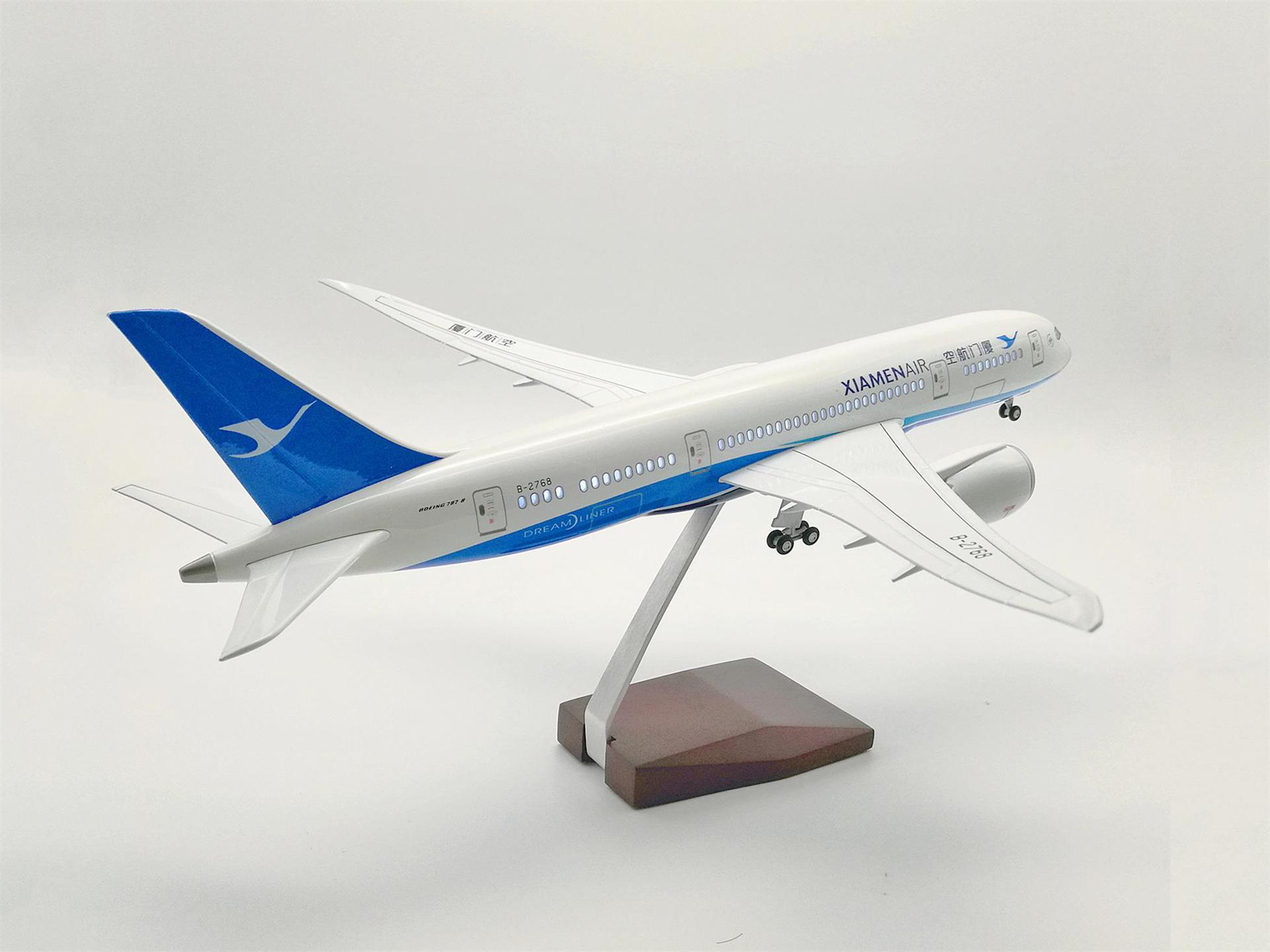 波音787厦门航空带灯光起落架仿真民航飞机模型客机航模摆件