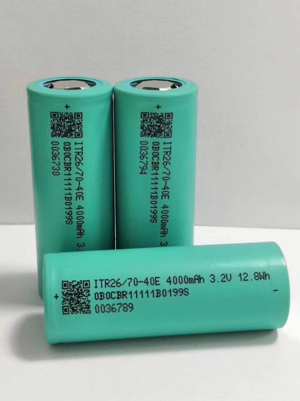 2v(v)额定容量4000mah(mah)型号26700品牌利维能电池类型圆柱型锂电池