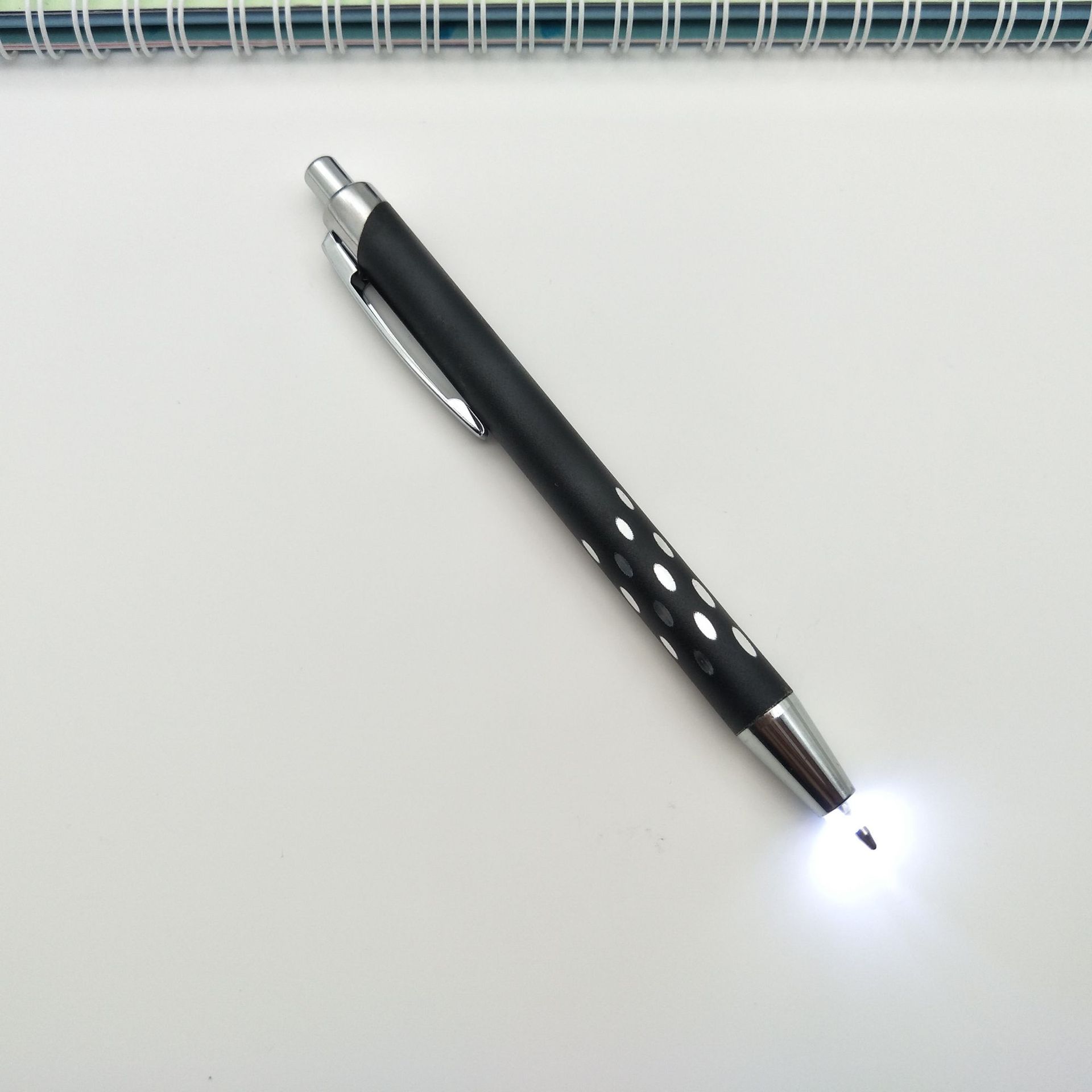 源头厂家供应两用书写/照明笔头led灯圆珠笔 笔尖发光灯笔