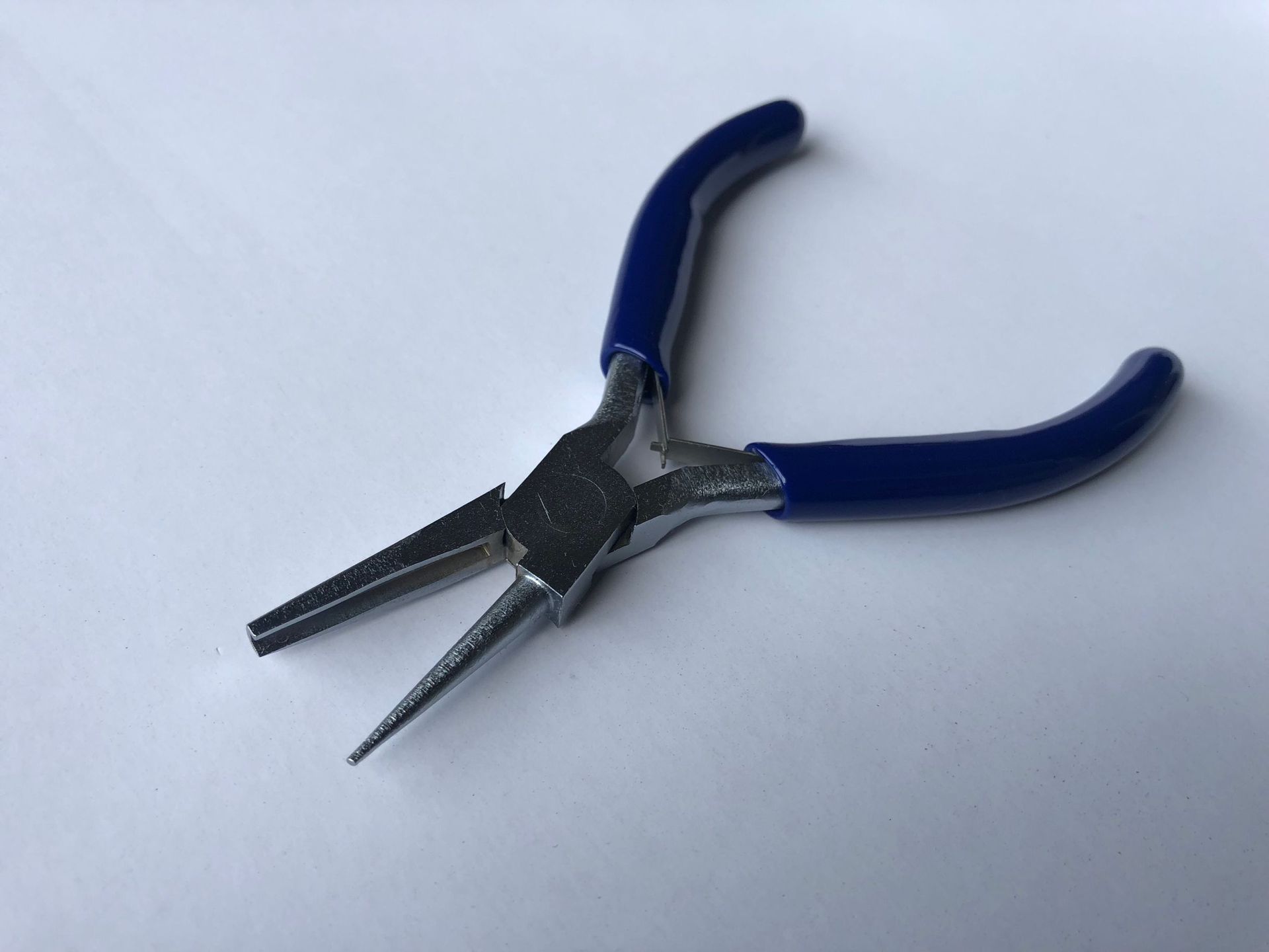 供应高品质表面珍珠镍异型半圆绕线珠宝钳