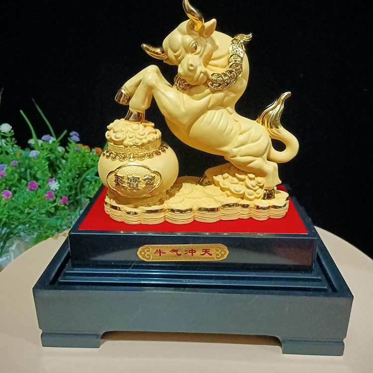牛年绒沙金礼品牛气冲天商务送礼家居摆件鸿运金牛生肖风水工艺品