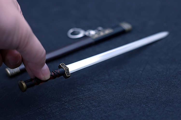 中国古汉剑兵器金属模型未开刃绣春刀古风鞘剑武器摆件玩具