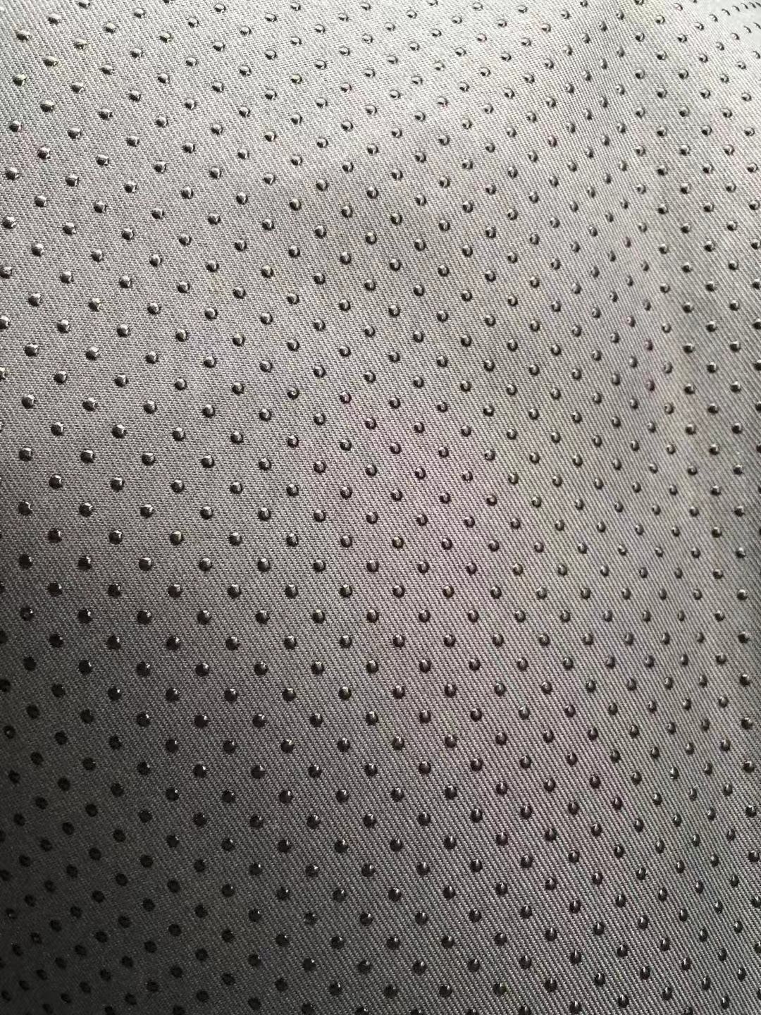 厂家210d涤纶牛津布滴塑点塑涂层黑色底布垫子现货防滑布料